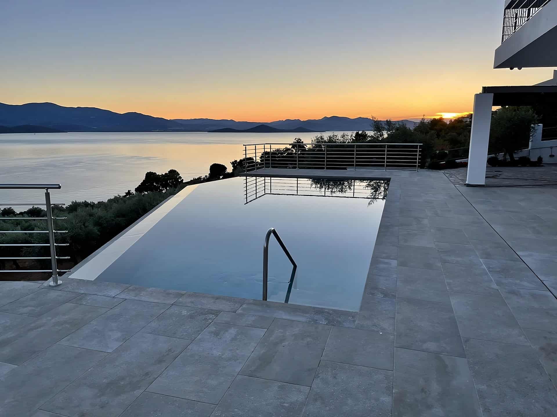 A modern infinity pool